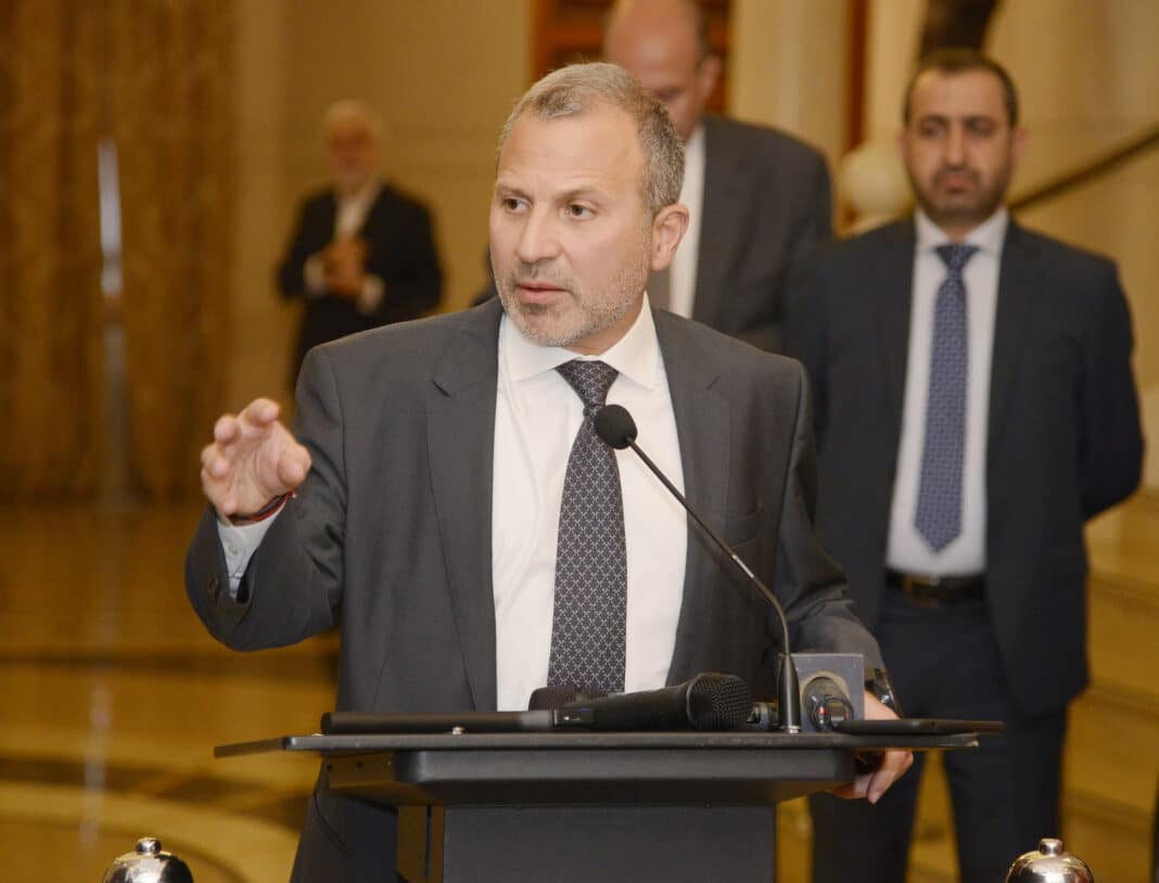 Les positions de Gebran Bassil sur la formation du gouvernement et l’alliance avec le Hezbollah