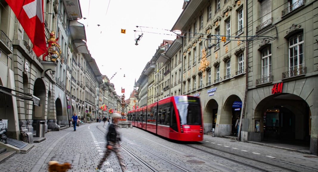 city road traffic people