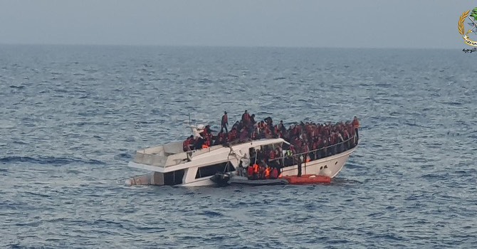 Liban: 200 migrants sauvés par l’Armée Libanaise Liban: 200 migrants sauvés par l'Armée Libanaise