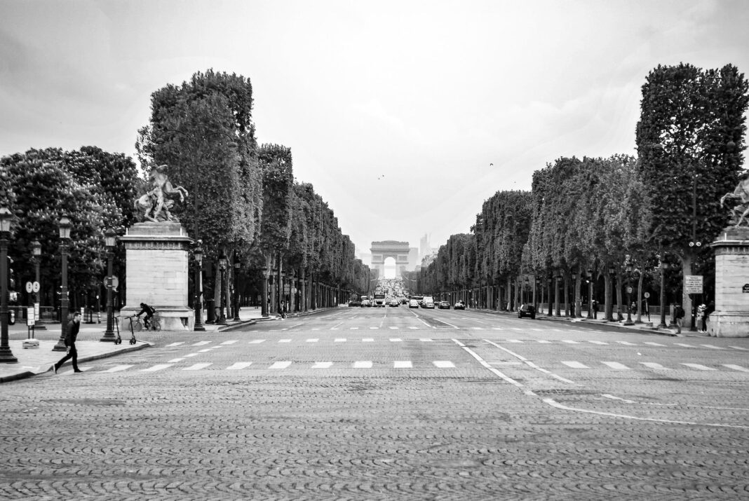 champs elysees avenue in paris france