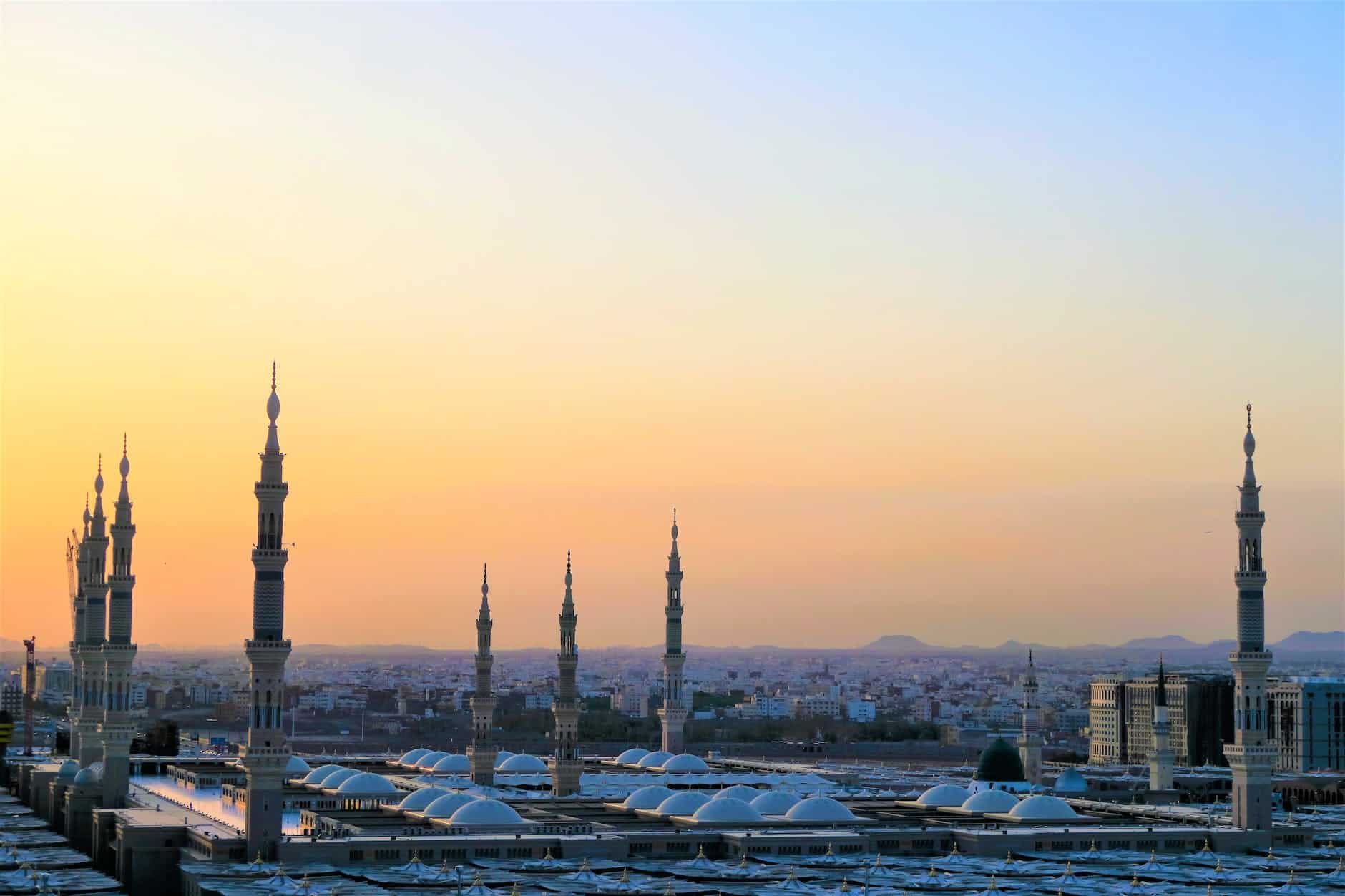 Présidentielle: pas d’entente entre l’Arabie Saoudite, les États Unis et la France dome buildings during golden hour
