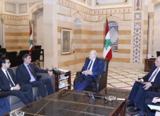 Le premier ministre avec la délégation du FMI, le 23 mars 2023. Crédit Photo: Dalati & Nohra