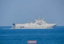 La France et le Liban mènent des manoeuvres militaires conjointes CEDRE 2023 Le PHA Mistral, au large des côtes libanaises, 27/03/2023. Crédit Photo: Libnanews.com, tous droits réservés.
