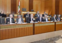 La question du taux de change reste sans réponse faute de l’absence de Riad Salamé devant les commissions parlementaires mixtes La question du taux de change reste sans réponse faute de l'absence de Riad Salamé devant les commissions parlementaires mixtes
