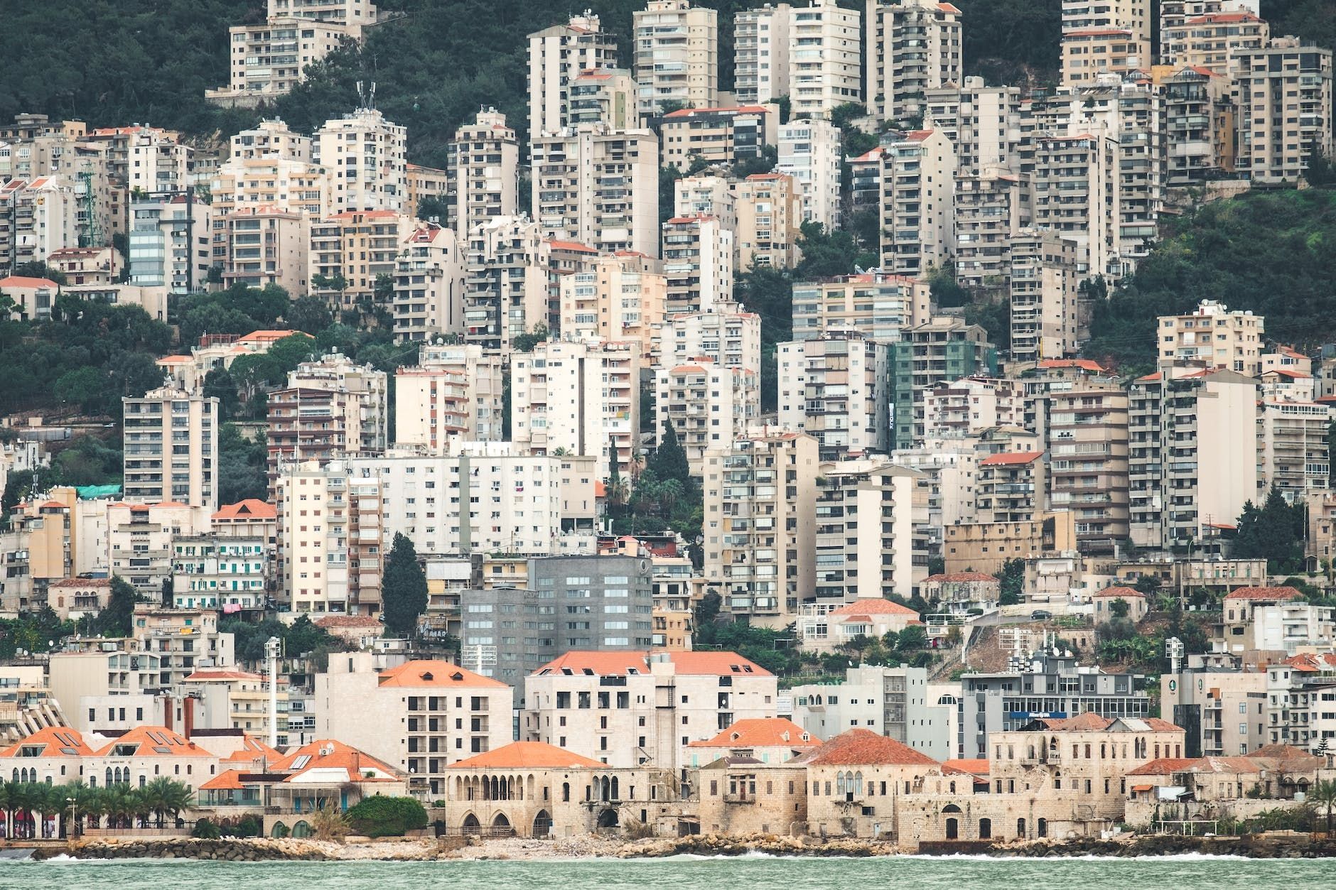 Un report de 3 mois des élections législatives évoqué residential buildings in lebanon