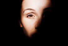 woman left eye