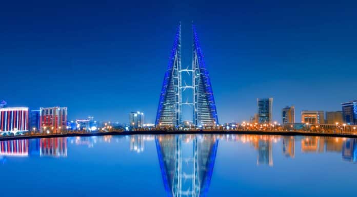 bahrain world trade center at dusk