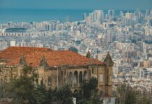 Liban : Plus de 400 bâtiments à Bourj Hammoud menacent de s’effondrer beirut cityscape