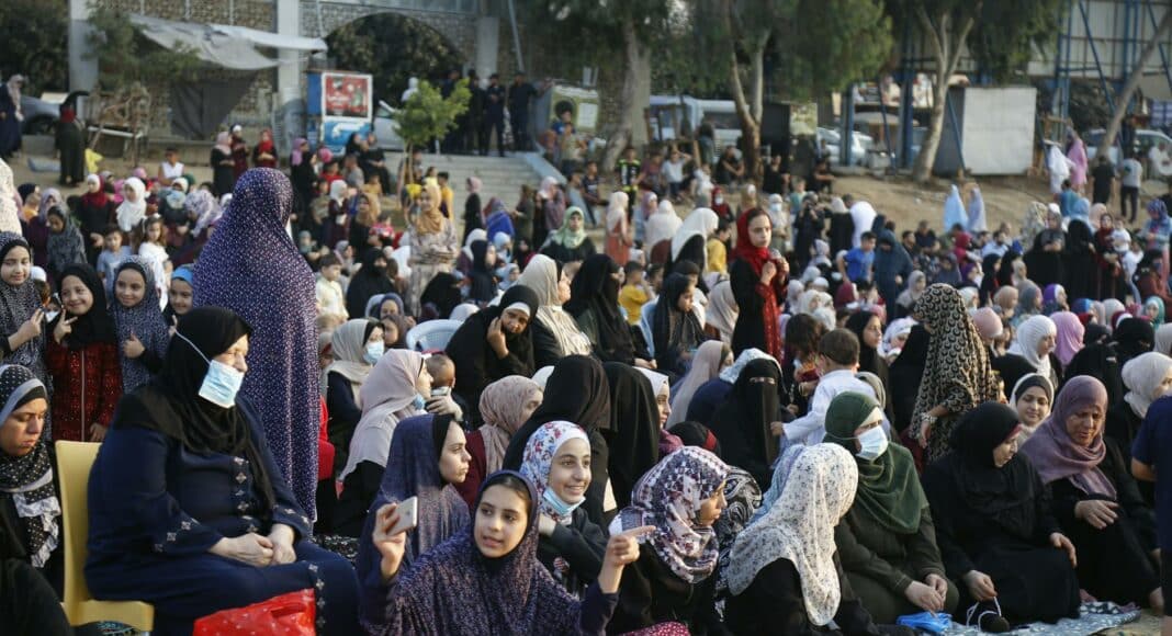 eid prayers on street