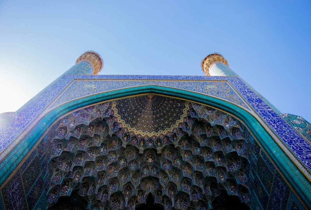 the abbasi great mosque in iran
