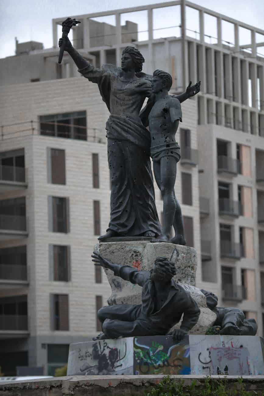 Edito: le Liban entre funérailles à l’ombre du souvenir du 13 avril et menaces de conflit régional martyrs square in beirut