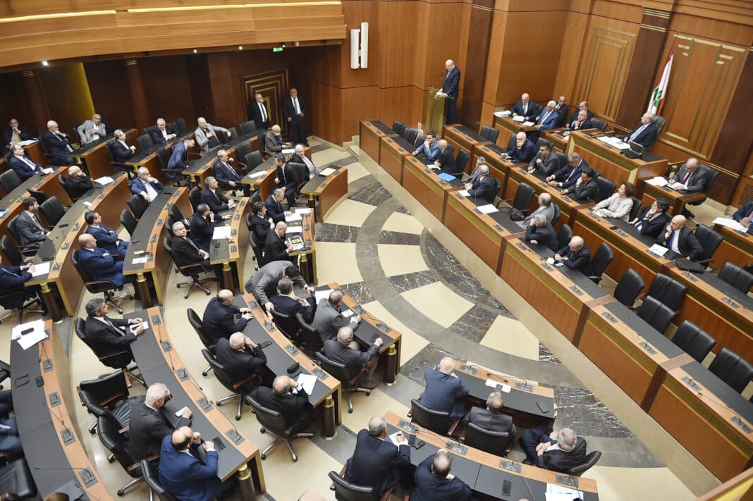 Réformer ou sombrer : le dilemme d’un Parlement contesté