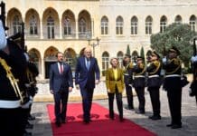Ursula von der Leyen accompagnée par Nikos Christodolides sont au Liban