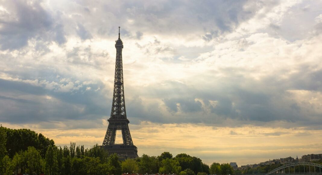 eiffel tower during daytime