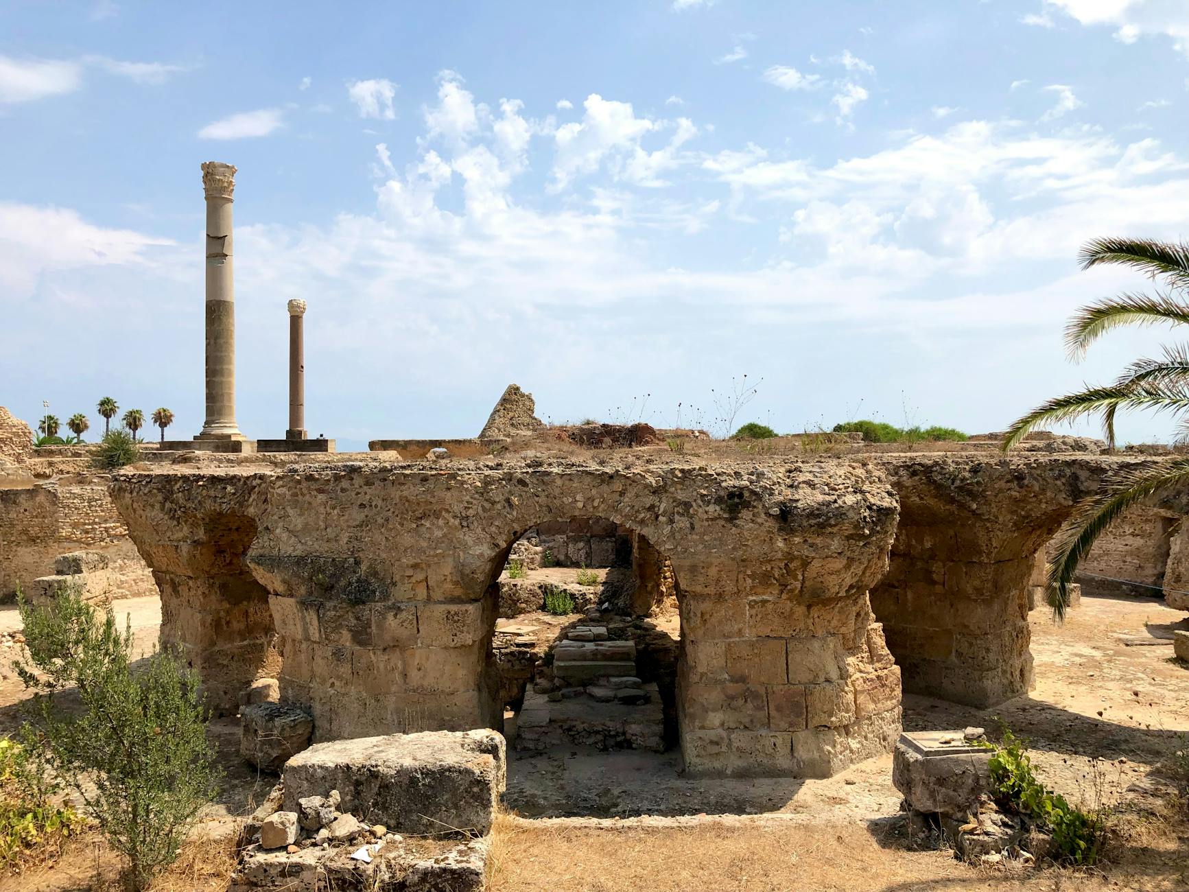 Liban/Histoire: Elissa, fondatrice de Carthage ruins of baths of antoninus