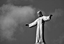 statue of jesus