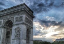 grey arc de triumph