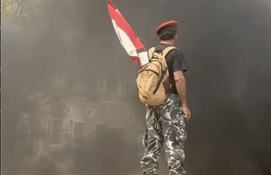 les militaires retraités affrontent le gouvernement, dénonçant le projet de budget 2025