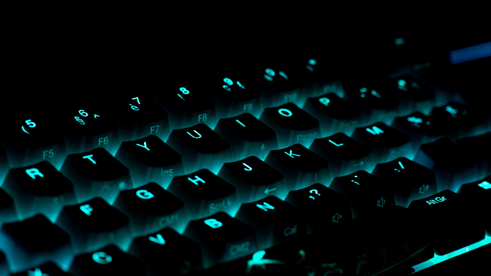 Le bureau de Riad Salamé insiste sur le respect des procédures légales et sur sa coopération pleinement avec les enquêtes glow in the dark keyboard