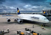 Lufthansa a repris ses vols pour Beyrouth le 2 juin 2025, et Swiss devrait suivre le 10 juin white and blue lufthansa airplane