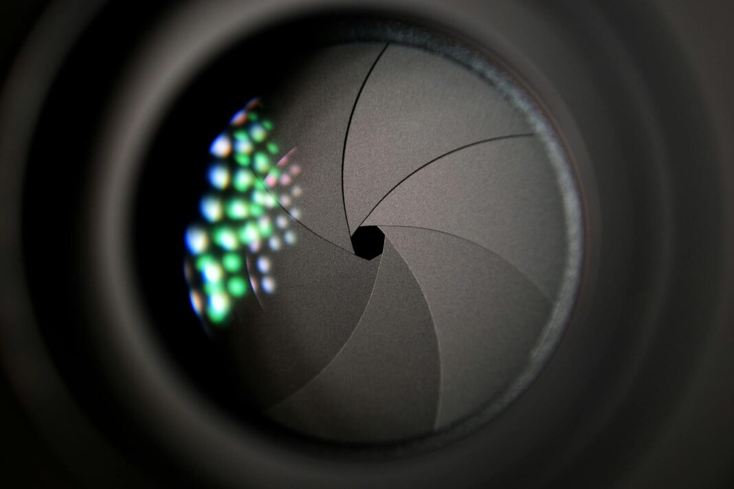 close up photo of camera shutter