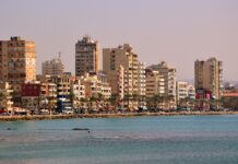 Point de la situation à 12h: les échanges entre Hezbollah et Israël se poursuivent city, sea, backdrop
