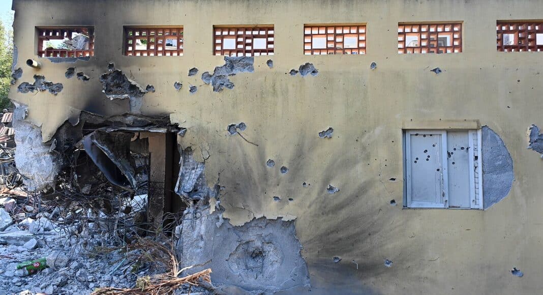 Kobi Gideon , Damaged building in the kibbutz Be'eri in Israel, following the October 7th massacre, Source Government Press Office of Israel