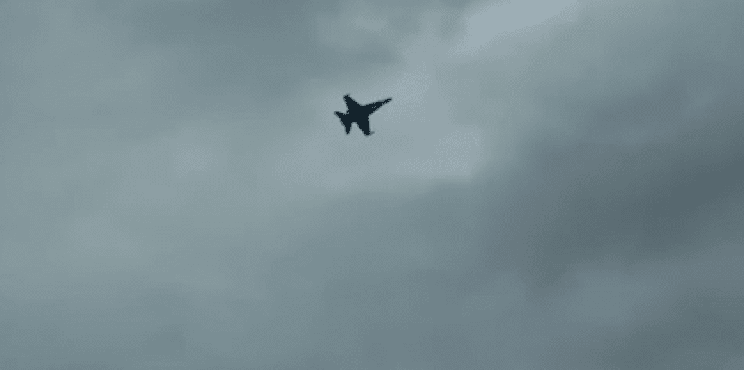 Israël intensifie la pression : des avions israéliens franchissent le mur du son au-dessus de Beyrouth à 19 h