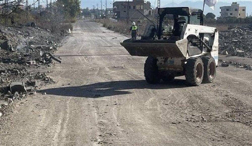 Le raid effectué par des avions israéliens à l'aube a conduit à la fermeture de la route entre Ansar et Al-Duwair au niveau de l'intersection de Ksara à Safour. Les équipes d'ambulances, accompagnées d'un bulldozer de type 