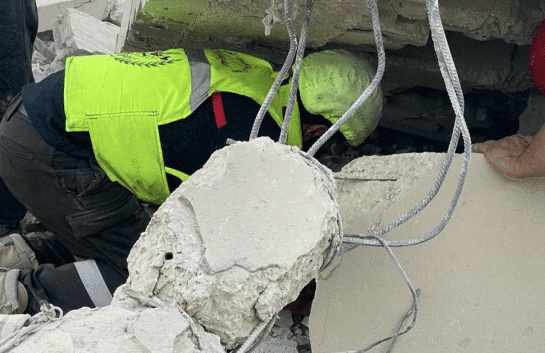 The bodies of two citizens were recovered after a raid targeted a house in the town of Arzoun, Tyre District, southern Lebanon.