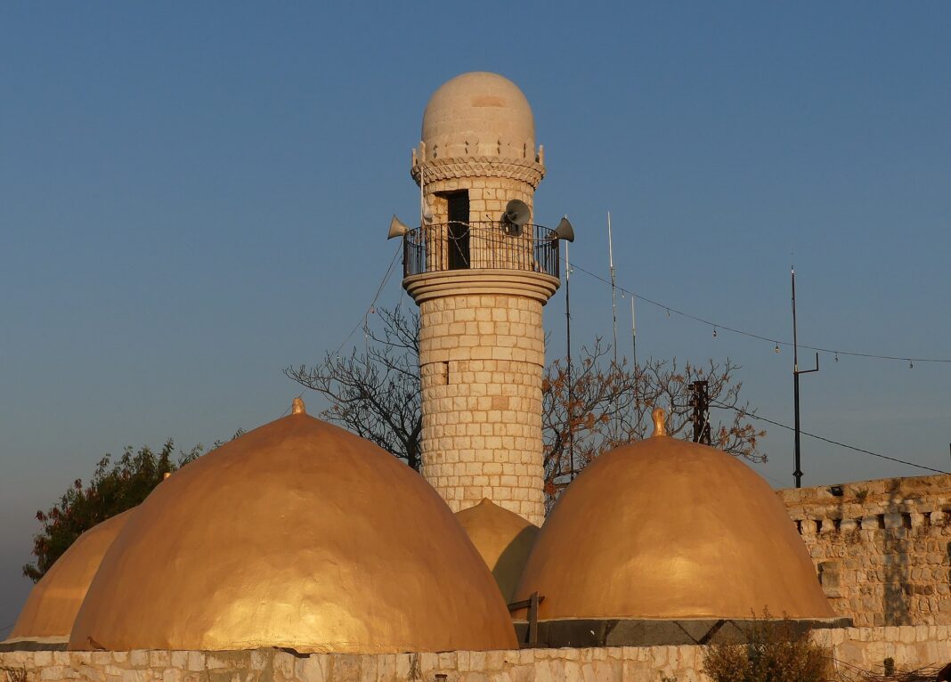 Frappes israéliennes sur des sites civils  et religieux à Beyrouth et au Sud