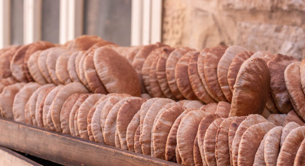 pita bread, pita, food