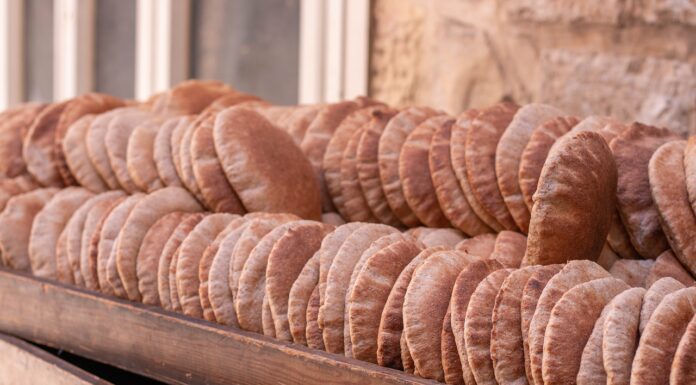 pita bread, pita, food