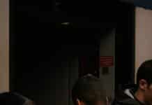 Israël : Le cabinet de sécurité reporté, une décision qui divise la coalition a group of men standing next to each other