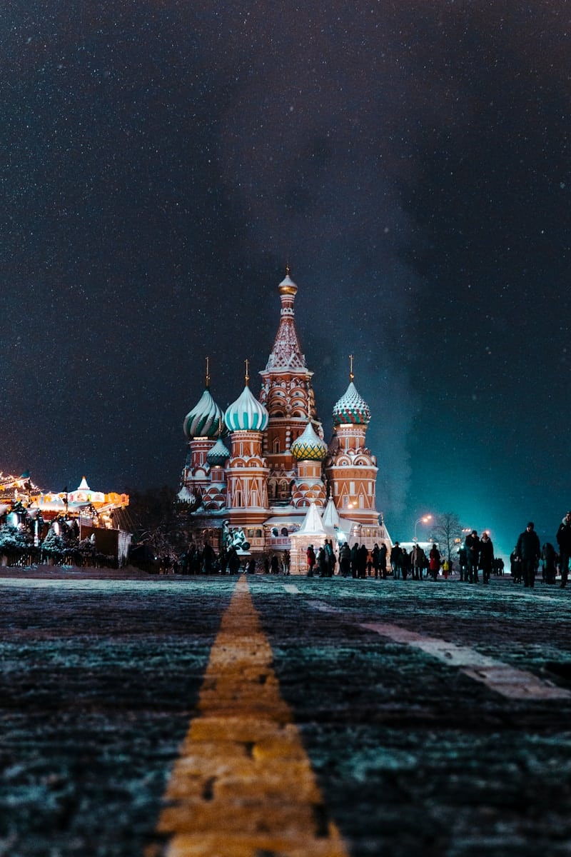 Tensions israélo-russe autour des frappes aériennes près de la base en Syrie St. Basils Cathedral