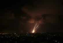 Vu d’Israël: Otages à Gaza, une libération imminente ou un nouvel échec ? lightning striking a city