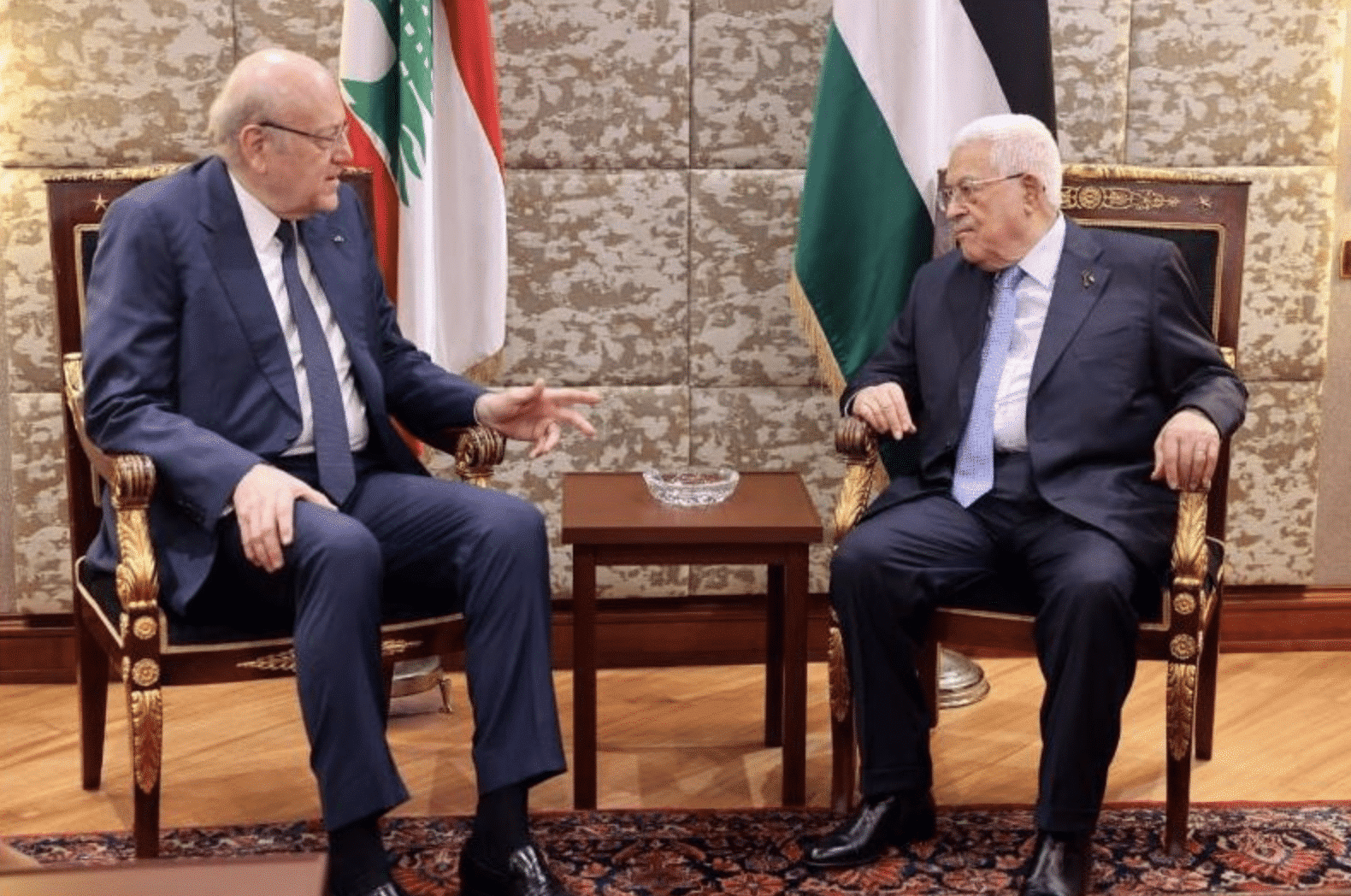 Rencontre entre Mahmoud Abbas et Najib Mikati à Rome : Vers une coopération pour la paix Focus: Les relations entre le Liban et l’Autorité palestinienne à l’épreuve des réformes sécuritaires