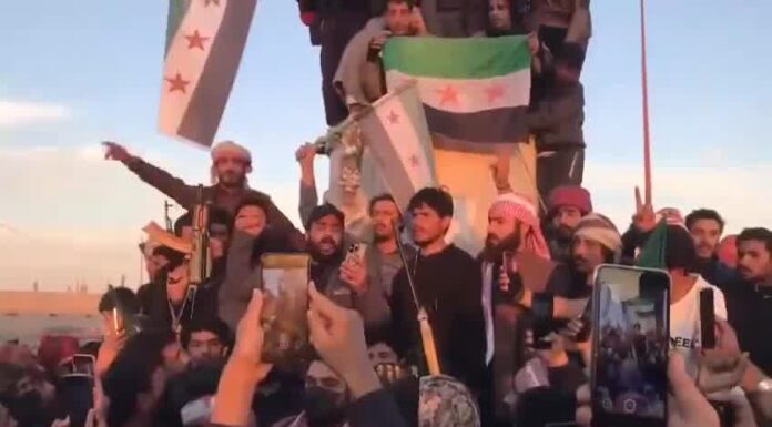 Les insurgés syriens prennent Deir Ezzor après des combats intenses avec les forces kurdes