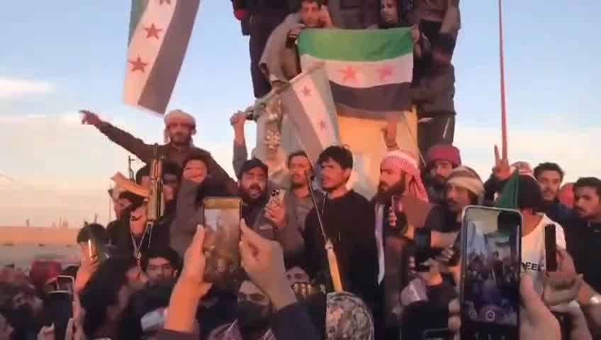 Les insurgés syriens prennent Deir Ezzor après des combats intenses avec les forces kurdes