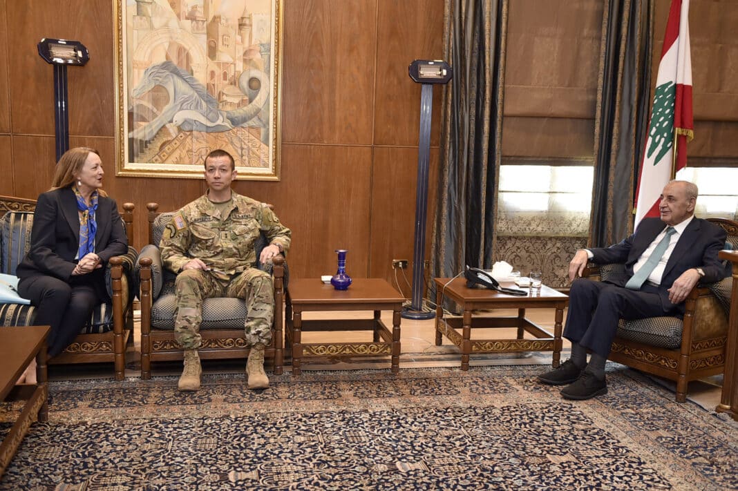 Discussions entre Nabih Berri et le général Jasper Jeffers au sujet du mécanisme de surveillance
