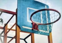 Le basketball libanais, entre résilience et fragilités red steel basketball ring mounted or blue wooden basketball board
