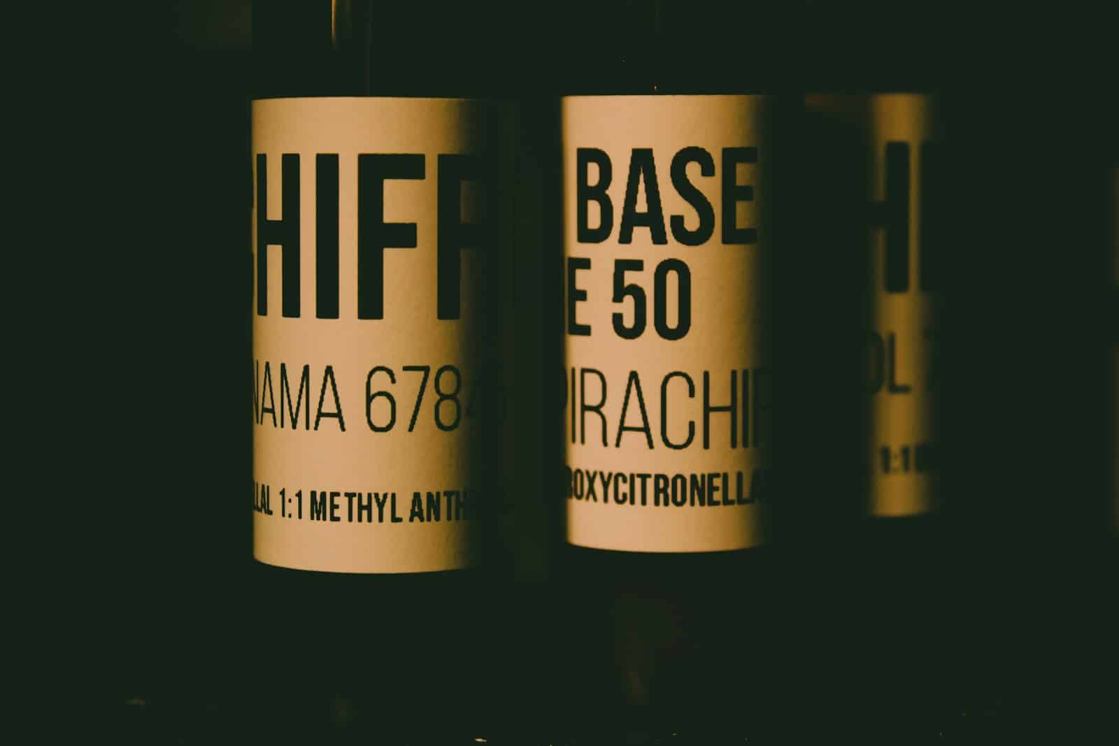 Vu d’Israël : Après Assad, le casse-tête des arsenaux chimiques syriens a close up of three bottles of wine