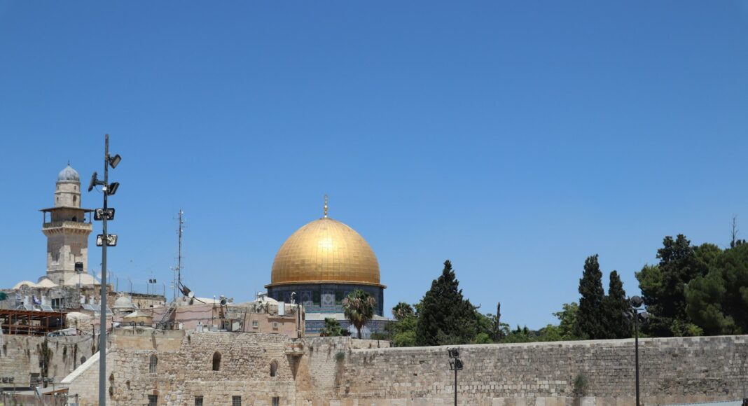 the dome of the rock in the old city of jerusalem