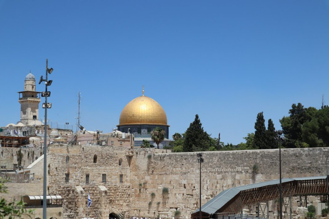 the dome of the rock in the old city of jerusalem