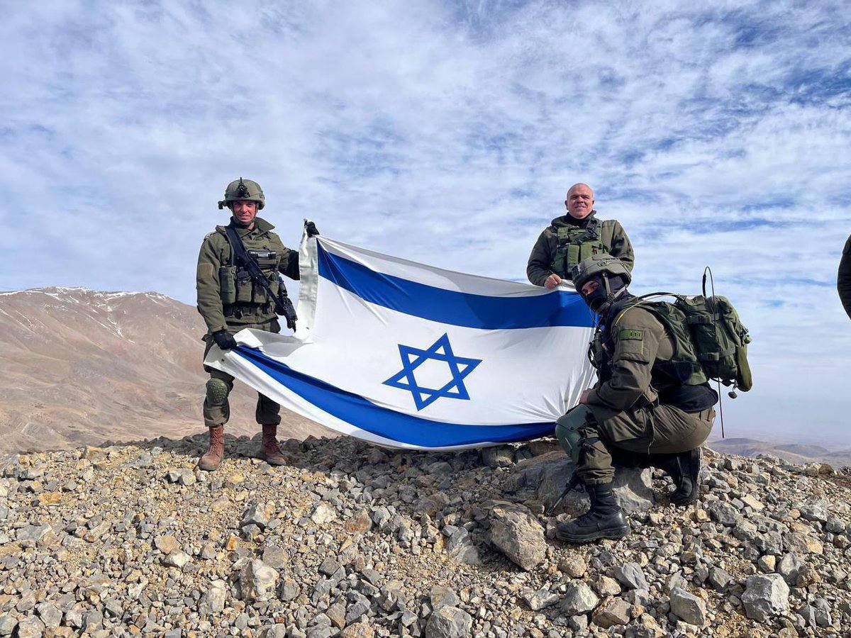 Israël renforce sa présence en Syrie : frappes aériennes et tensions autour du Golan Israël renforce sa présence en Syrie : frappes aériennes et tensions autour du Golan
