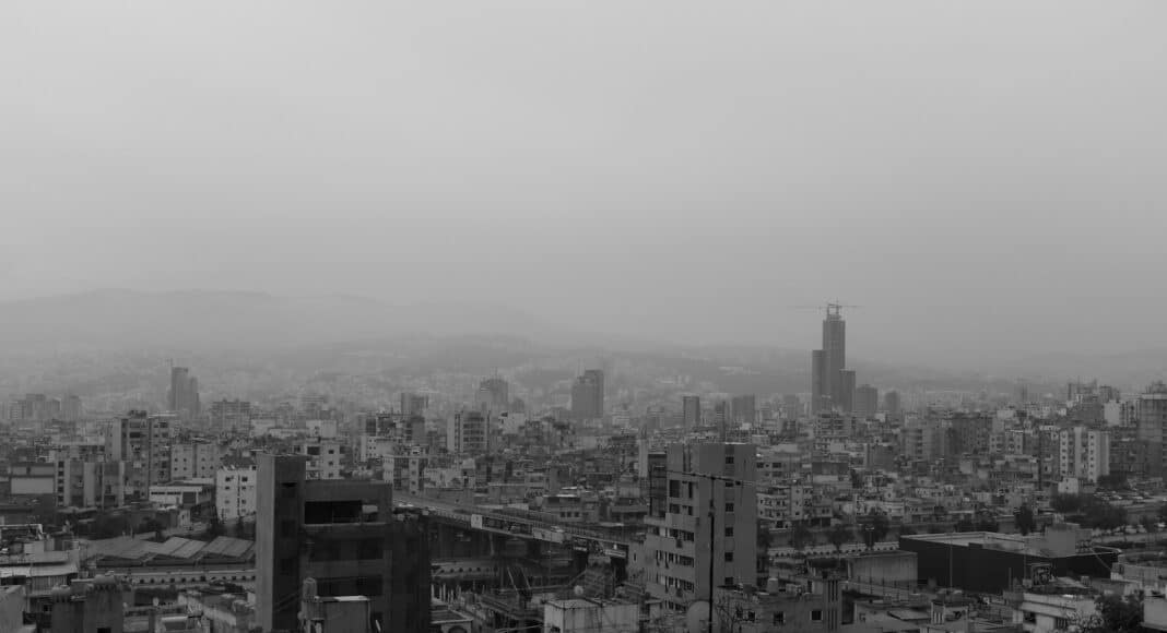 a black and white photo of a city skyline
