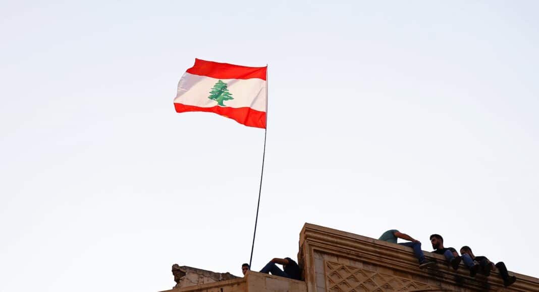 flag of us a on top of building
