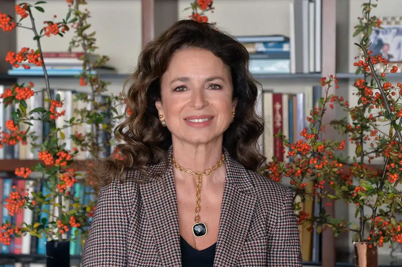 Qui est Laura El Khazen Lahoud, Ministre du Tourisme Qui est Laura El Khazen Lahoud, Ministre du Tourisme