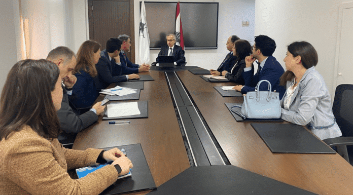 Liban : Le ministre de l’Économie affirme l’engagement du gouvernement dans les négociations avec le FMI
