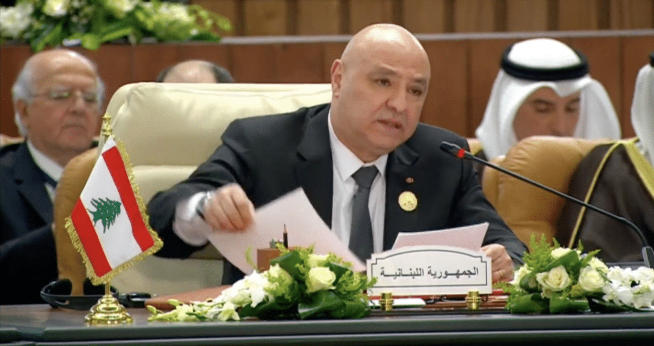 Joseph Aoun au sommet de la Ligue arabe : un appel à la libération des terres et des captifs libanais Joseph Aoun et la diplomatie de la frontière : une stratégie d’équilibre dans la tempête